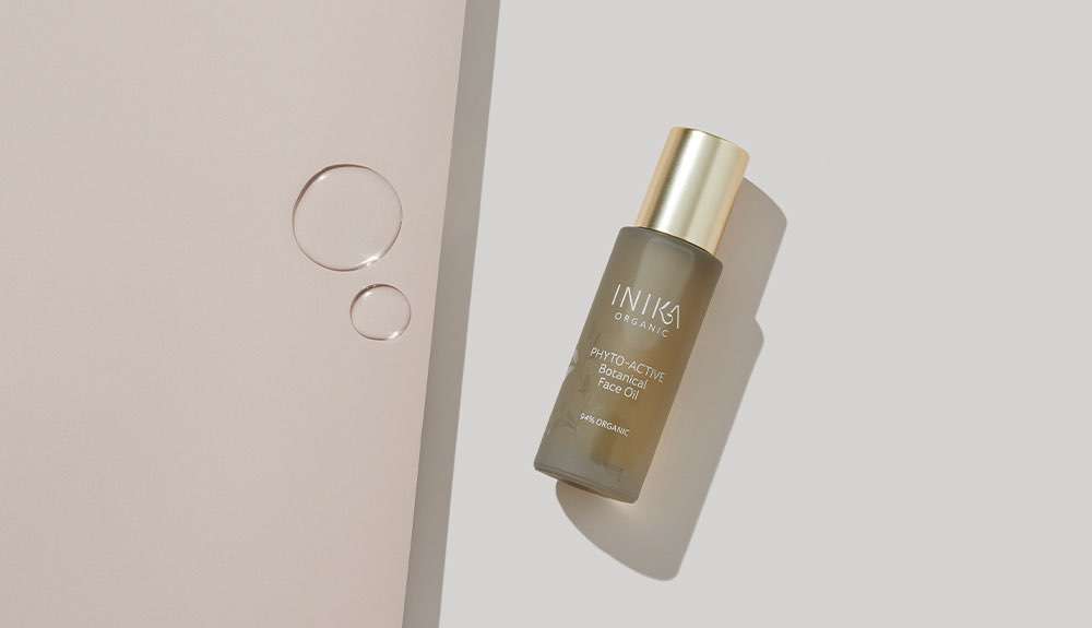 Hoe een natuurlijke gezichtsolie te gebruiken in je schoonheidsroutine