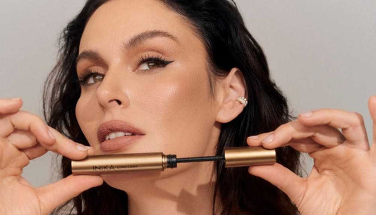 Vogue Feature: Het cult organische schoonheidsmerk dat als eerste ter wereld een standpunt inneemt tegen plastic